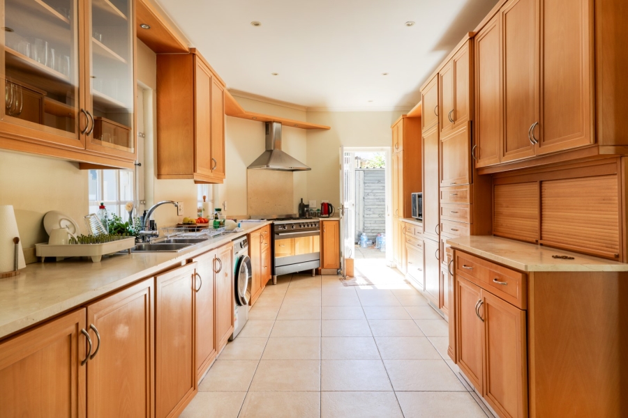4 Bedroom Property for Sale in Constantia Western Cape